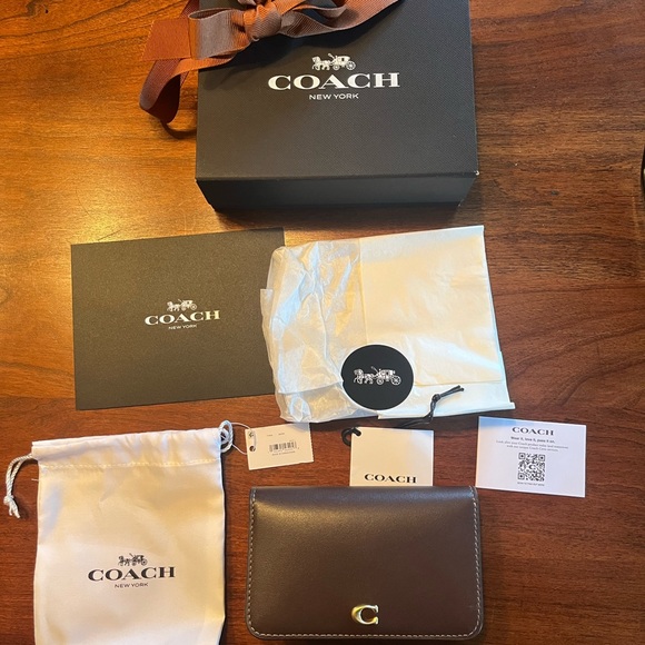 Coach Essential Slim Card Case-Maple - Picture 2 of 8